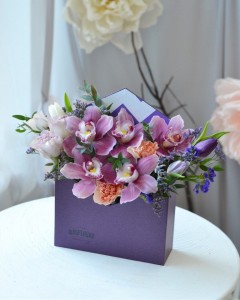 Create meme: cookie bouquet, wedding bouquet, Orchid in the brown basket buy