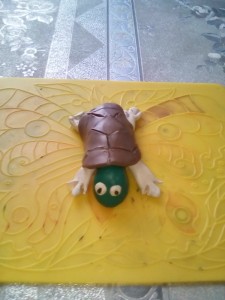 Создать мем: черепаха торт, черепаха из пластилина, лепка из пластилина черепаха
