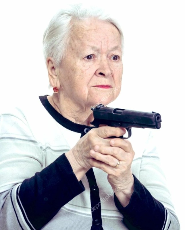 Создать мем: женщина, бабушки, бабушка с пистолетом