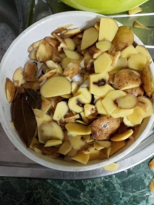 Create meme: potatoes with onions, potatoes with dried mushrooms, fried potatoes with mushrooms