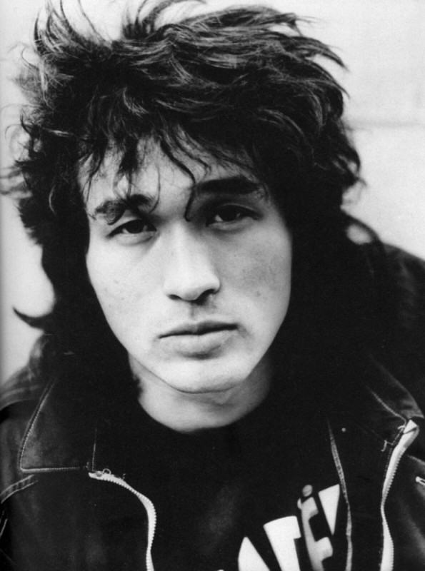 Create meme: Victor tsoi is alive, photos of viktor tsoi, Viktor Tsoi is a star