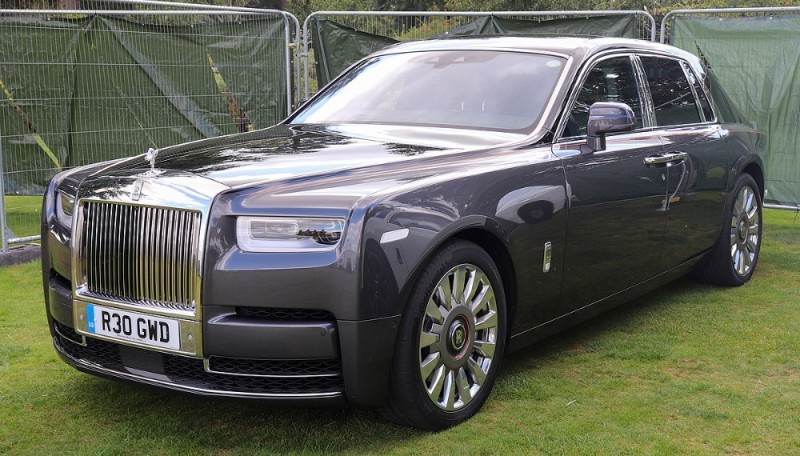 Создать мем: Rolls-Royce Ghost, аурус и роллс ройс, rolls-royce phantom viii