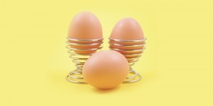 Создать мем: куриные яйца, яйца, два яйца