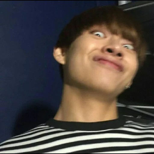 Create meme: funny faces of bts taehyung, kim taehyung meme, kim tae hyun