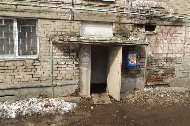 Create meme: entrance , communal hell in Izhevsk, the entrance of the house