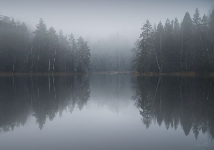 Создать мем: колд-лейк (озеро, альберта), озеро пелымский туман свердловская область, озеро в тумане