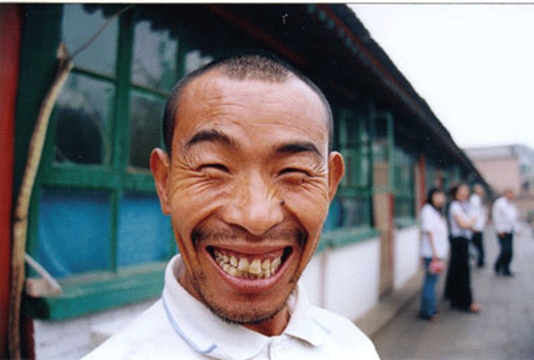 Создать мем: улыбающийся китаец, китайцы с узкими глазами, японец улыбается прикол