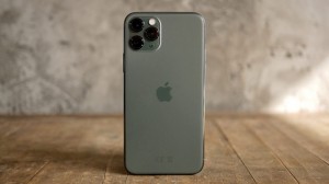 Create meme: iphone 11 pro, pictures of iPhone 11 pro, iphone 11 pro max midnight green living