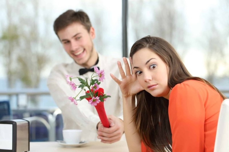 Create meme: first date, a man gives flowers to a girl, the guy gives her flowers