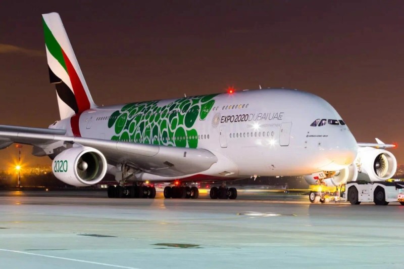 Create meme: 380 airbus, a 380,800 Emirates, airbus A 380 800 Emirates