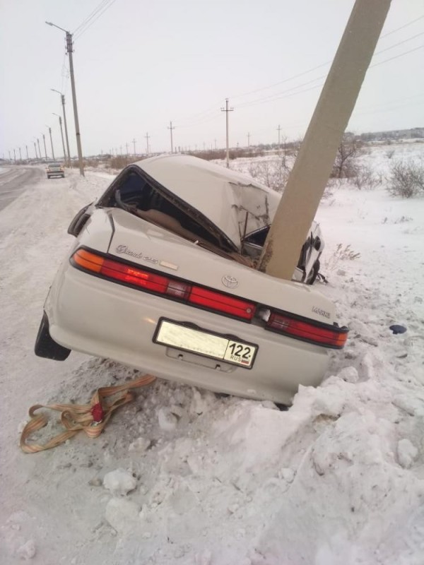 Create meme: toyota mark 2 and post, mark 2 and the pillar, toyota mark ii 