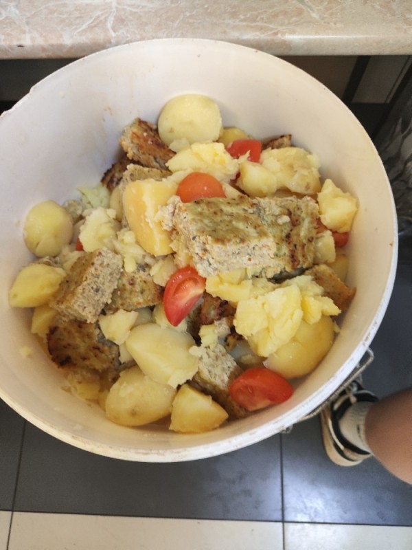 Create meme: roast with potatoes, stewed potatoes, meat and potatoes