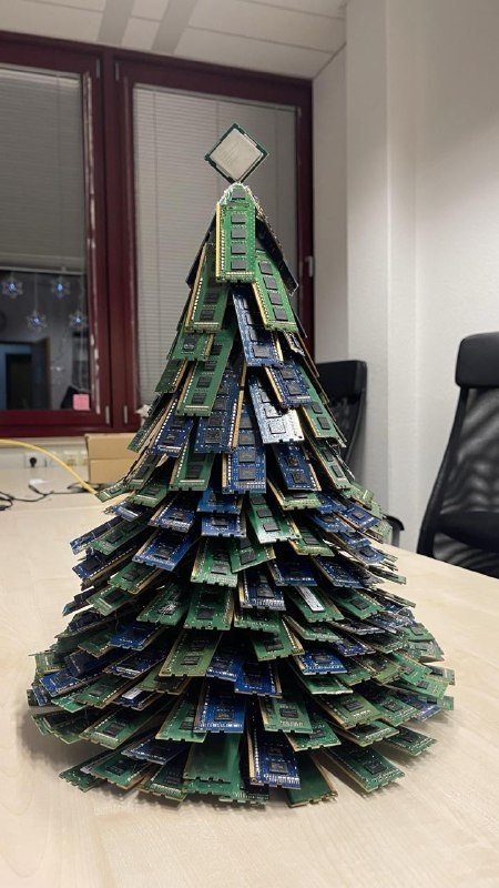 Create meme: a Christmas tree made of computer components, creative Christmas tree, herringbone 