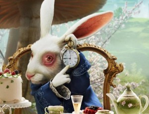Создать мем: безумный кролик алиса в зазеркалье, алиса в стране чудес кролик, алиса в стране чудес часы кролика