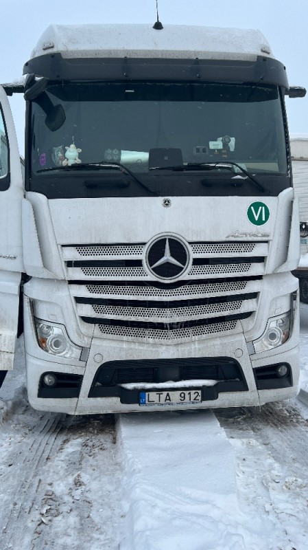 Создать мем: мерседес бенц актрос 1845, mercedes-benz, mercedes benz actros 1845 ls