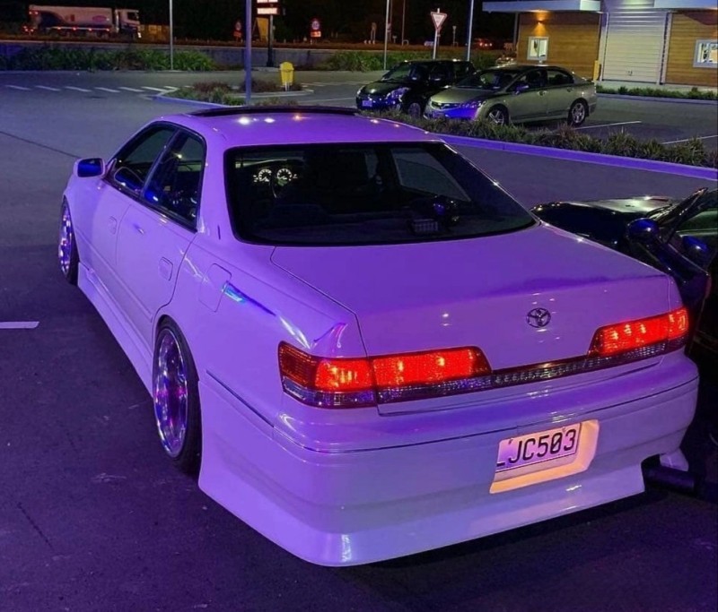 Create meme: toyota mark 2 90 purple, toyota mark ii 90, toyota mark 2 90