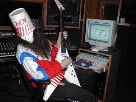 Создать мем: buckethead, buckethead гитара, buckethead лицо