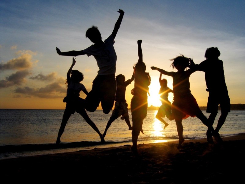 Create meme: happy life, happy friends, friends at sunset