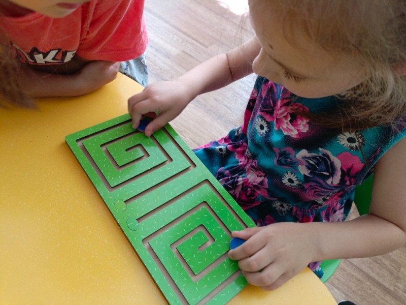 Create meme: interhemispheric boards "labyrinth", maze, hemispheric exercise equipment for children