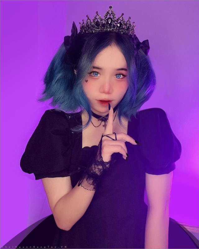 Создать мем: ameliemay bluehair, juligirl слив, готические девушки