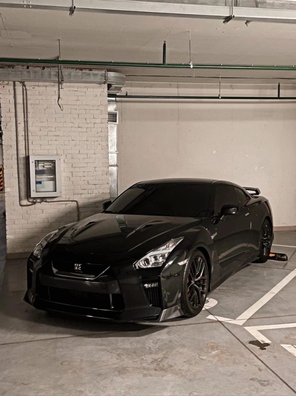 Create meme: nissan gt-r, nissan gtr black, nissan gtr black tuning