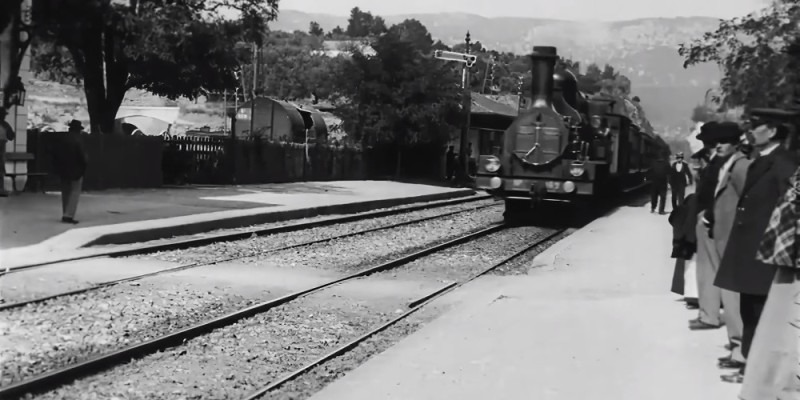 Create meme: Lumiere brothers arrival of the train, The film arrival of the Lumiere brothers train, The Lumiere brothers' first film the arrival of the train