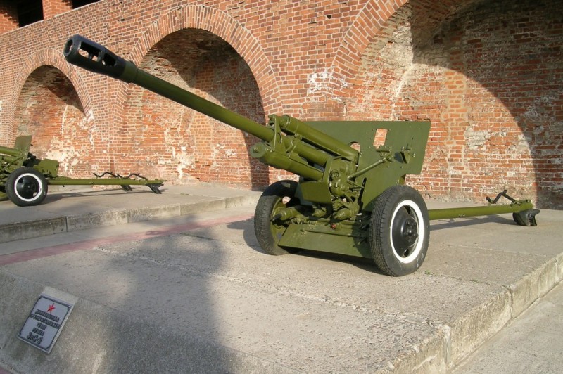 Создать мем: артиллерийская пушка, 76-мм дивизионная пушка образца 1942 года, пушка василия грабина ( зис-3),