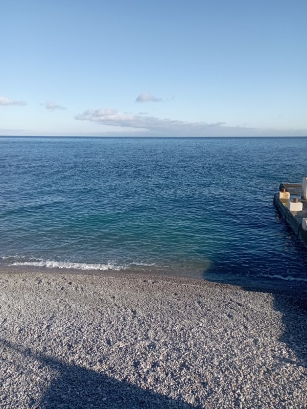 Создать мем: варваровский пляж сукко, море зовет, море