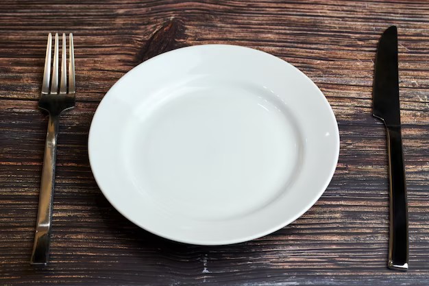 Create meme: An empty plate on the table, a plate on the table, empty plate