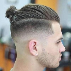 Создать мем: top knot, андеркат мужская стрижка с пробором, man bun undercut