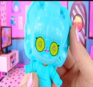 Создать мем: кукла лол, lol surprise, my toys pink огромные куклы пупсики kindi kids