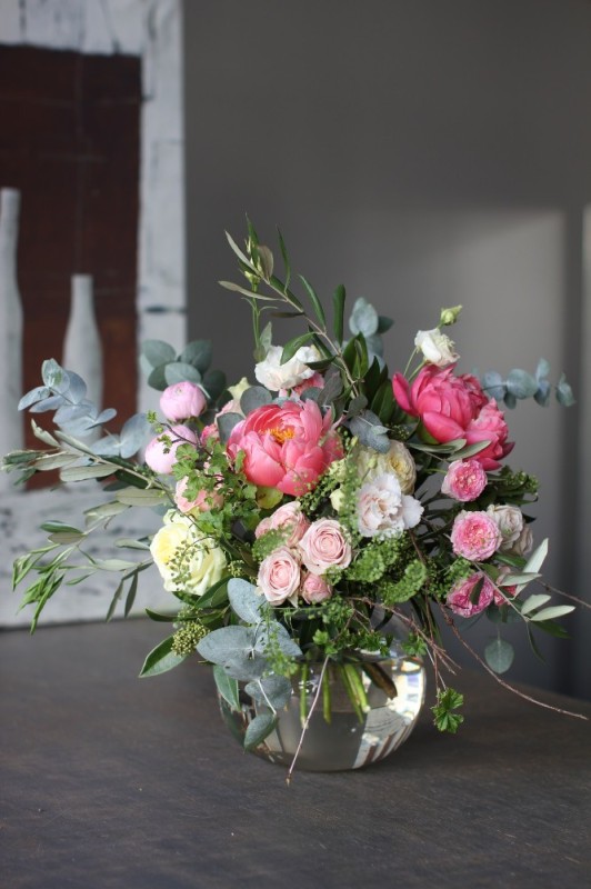 Create meme: bouquet of peonies , peonies bouquet, floral arrangements