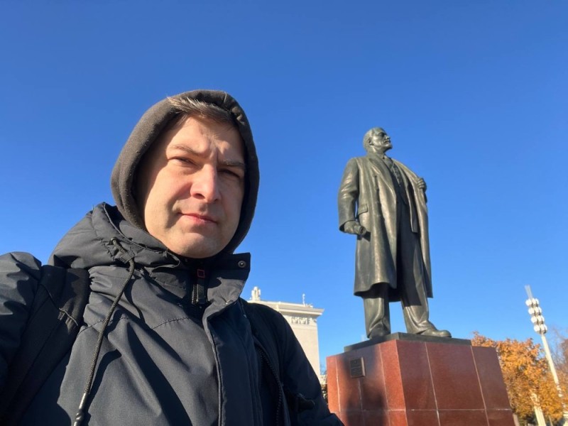 Create meme: monument to vladimir Ilyich Lenin, monument to lenin in russia, monument