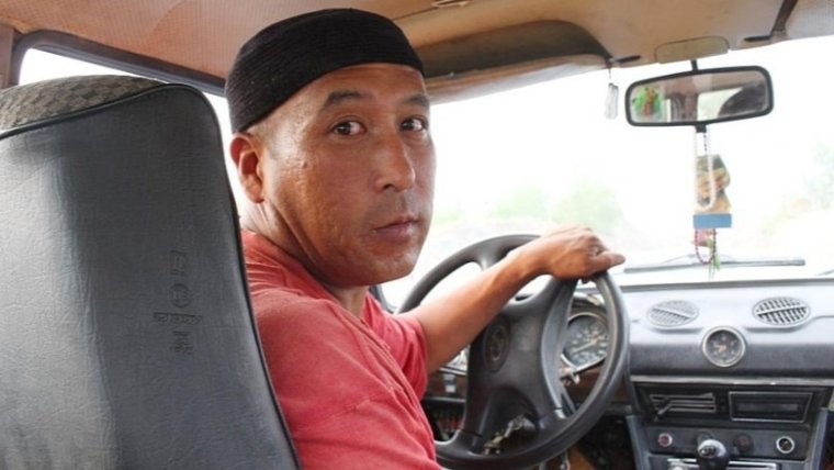 Create meme: Uzbek taxi driver, Tajik in a taxi, Tajik taxi driver