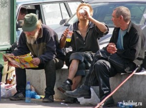 Create meme: poor pictures, photos of drunks and homeless people, photo Moscow homeless