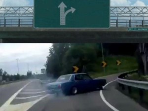 Создать мем: left exit, дорожный указатель, поворот