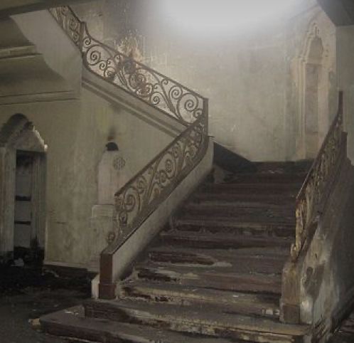 Create meme: abandoned mansions, an ancient staircase, stairs in an abandoned house