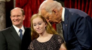 Создать мем: joe biden and women, biden, Джо Байден