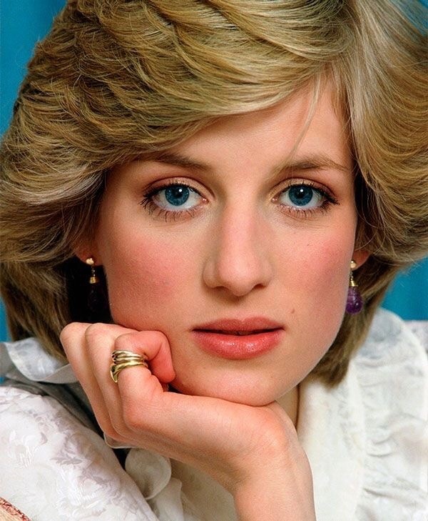 Create meme: Diana, Princess of Wales, Princess Diana, Princess Diana biography