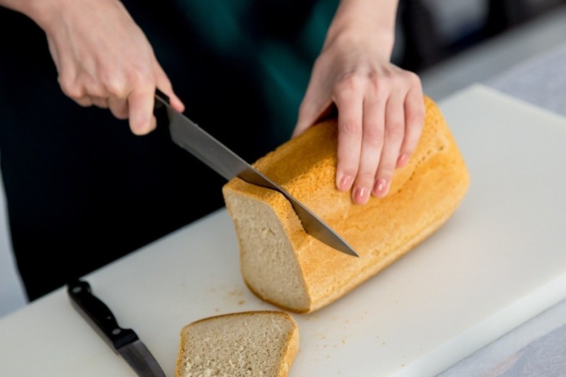 Create meme: cuts bread, bread knife, sliced bread