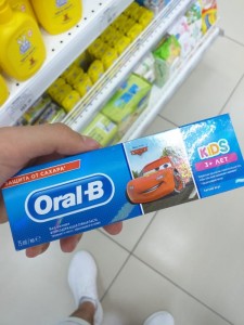 Создать мем: зубная паста, зубная паста oral-b kids для детей, зубная паста oral-b kids 3+