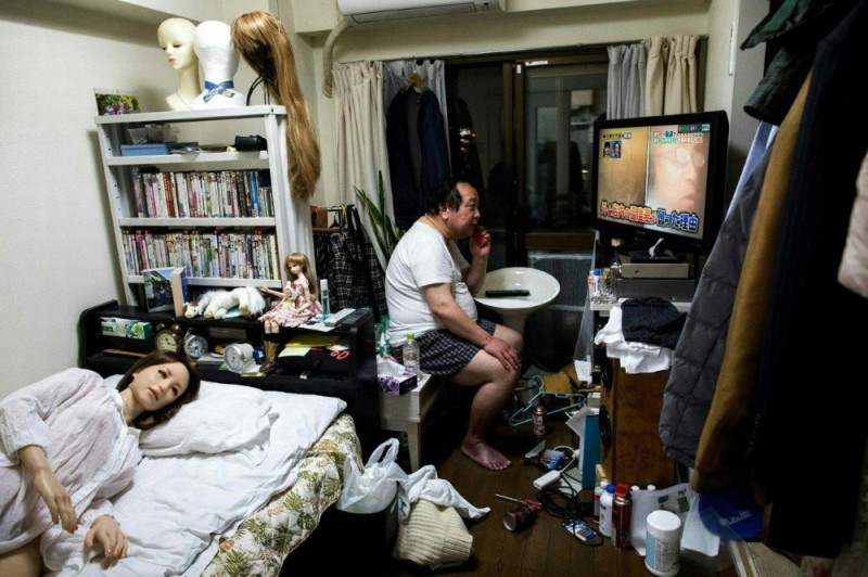 Create meme: Japan everyday life, Japanese men, room 