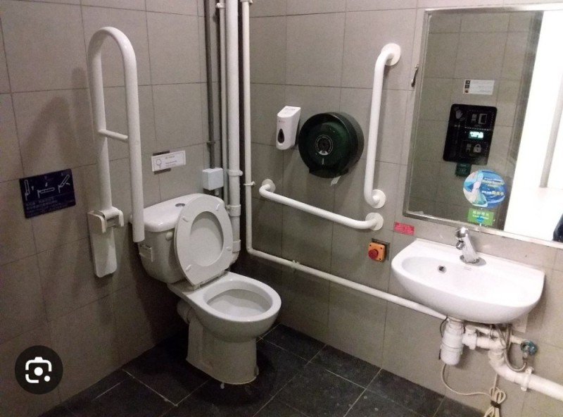 Создать мем: санузел для инвалидов, туалет в японии больница, японский туалет