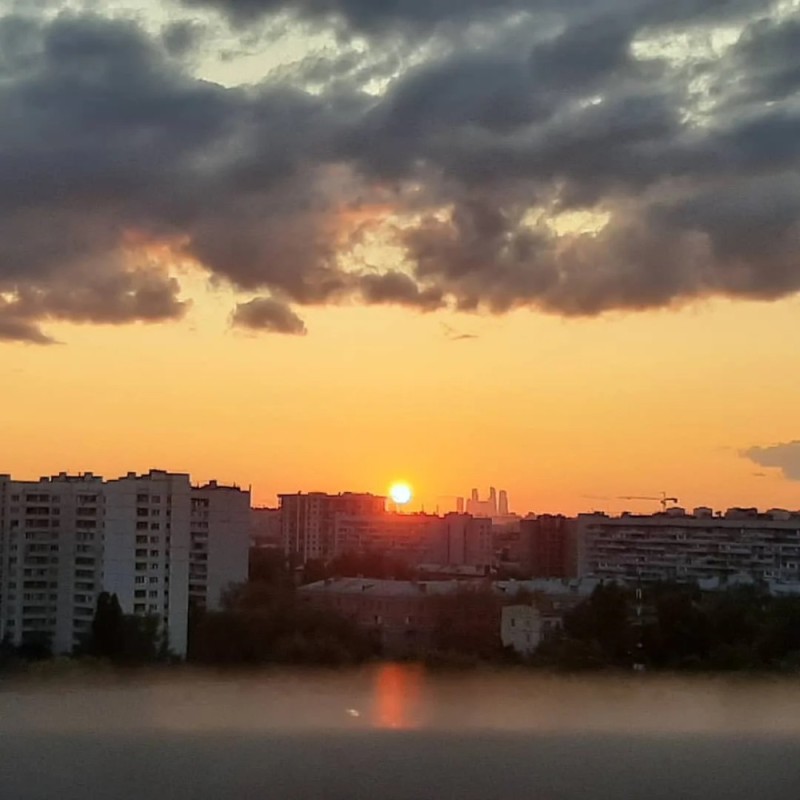 Создать мем: рассвет, фотографирую закат, красивый закат