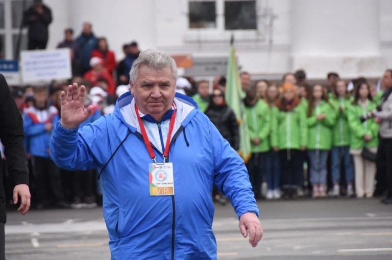 Создать мем: человек, селюцкий геннадий наумович, григорий мурыгин