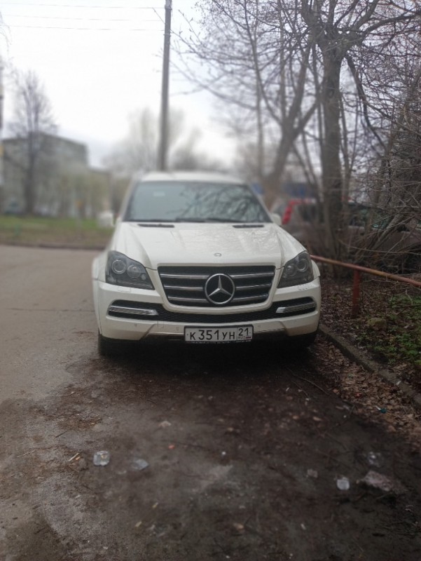 Create meme: mercedes benz gl, white mercedes, white mercedes benz