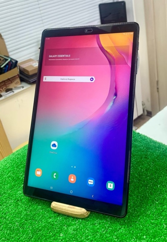 Создать мем: планшет samsung galaxy tab a8, samsung galaxy tab s 6, samsung galaxy tab 8