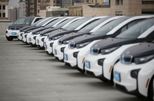 Создать мем: электромобиль bmw i3, электромобиль bmw i 3, бмв электромобиль