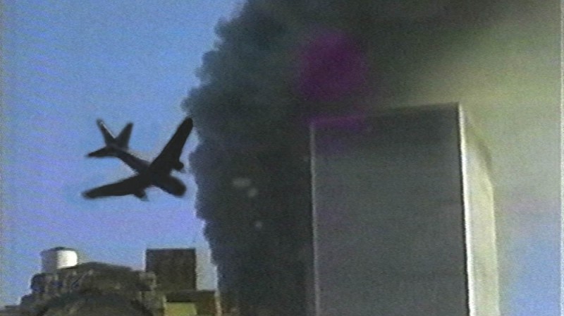 Создать мем: самолёт врезался в башни близнецы, самолёт влетел в башни близнецы, рейс 175 united airlines 11 сентября 2001
