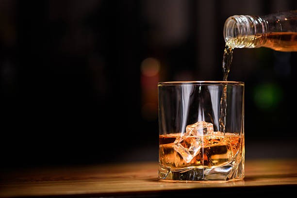 Создать мем: whiskey glass, стакан для виски, виски со льдом